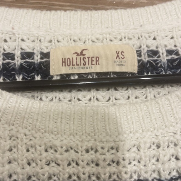 Hollister Sweater- Size XS - Picture 2 of 3